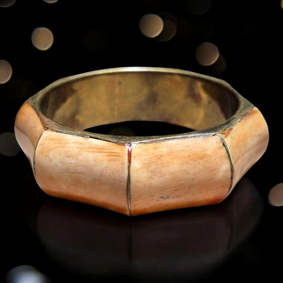Vintage Bone and Brass bangle bracelet. Tribal Boho style bangle. - Picture 4 of 6